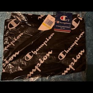 CHAMPION AUTHENTIC ATHLETICWEAR SZ MEDIUM